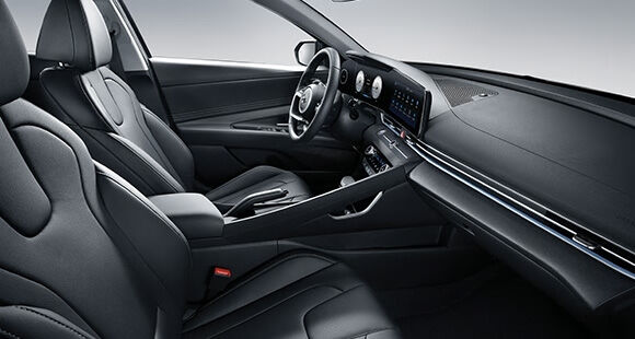 AVANTE Hybrid - Black interior