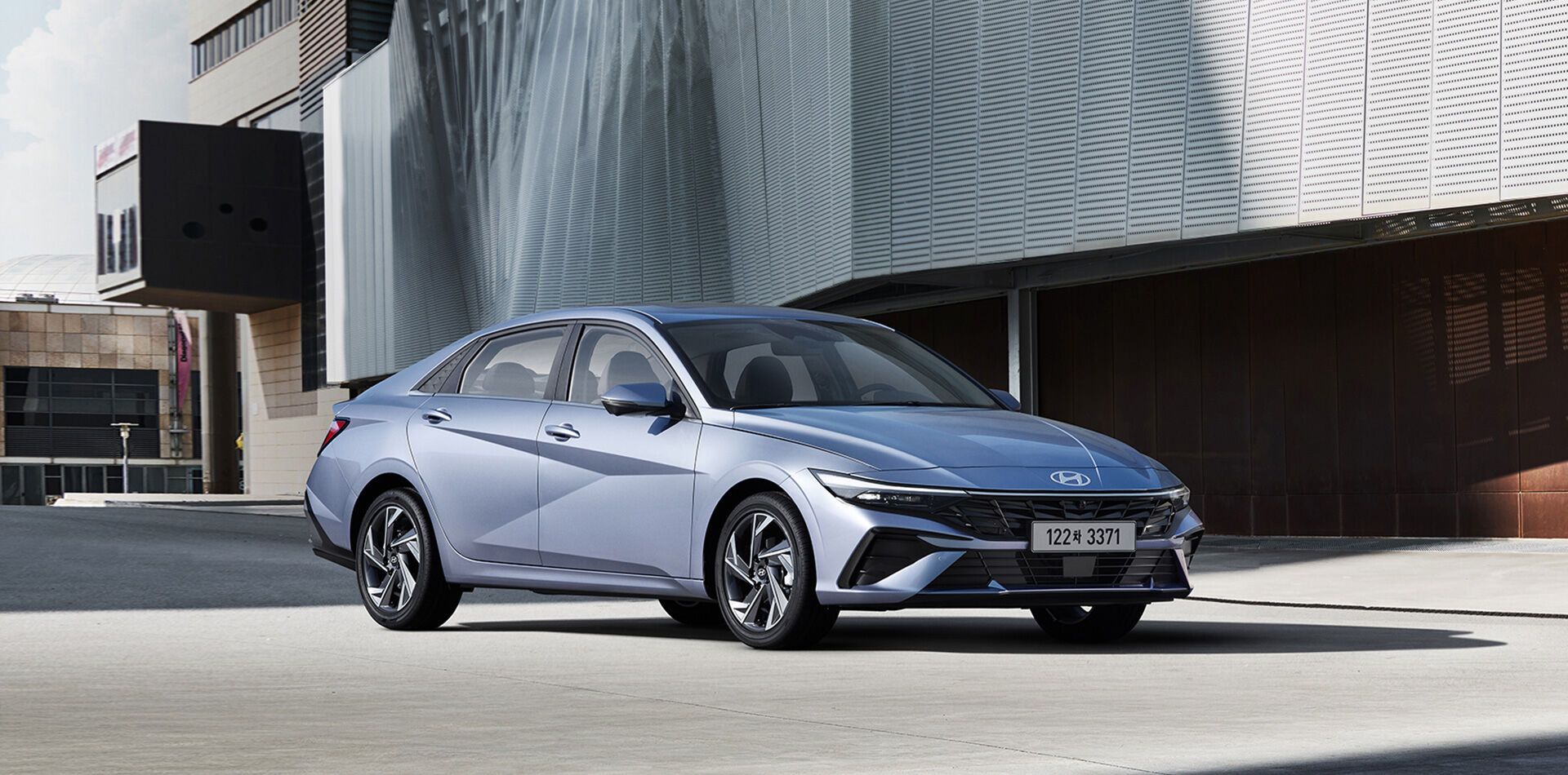 아반떼 하이브리드 디자인 메인