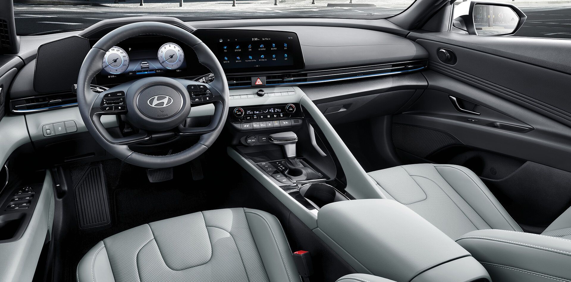 아반떼 하이브리드 실내 공간