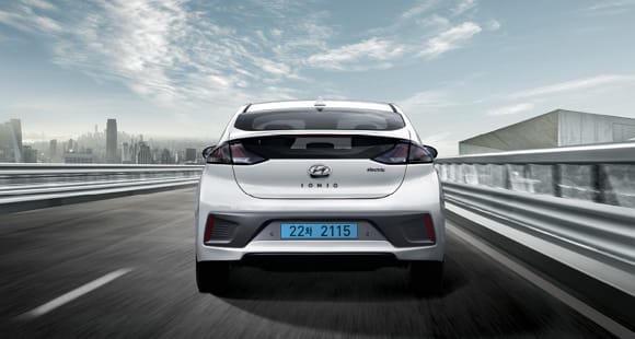 IONIQ Electric Q트림 풀옵션 (폴라 화이트)