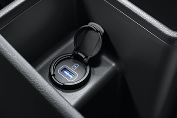 IONIQ Plug-in USB 충전단자(센터콘솔)