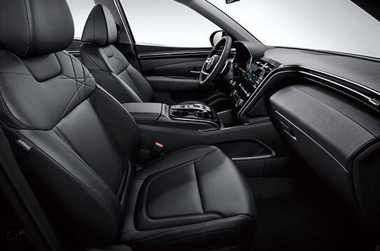 TUCSON HYBRID interior color - Black one-tone (Artificial leather seat) Available when the Modern Interior Design I is selected