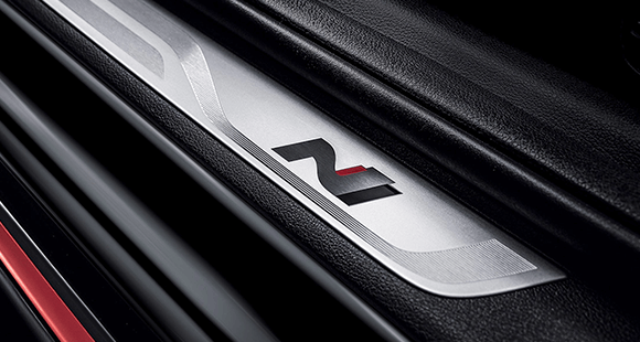 VELOSTER N - N Performance exclusive mats and metal door scuff